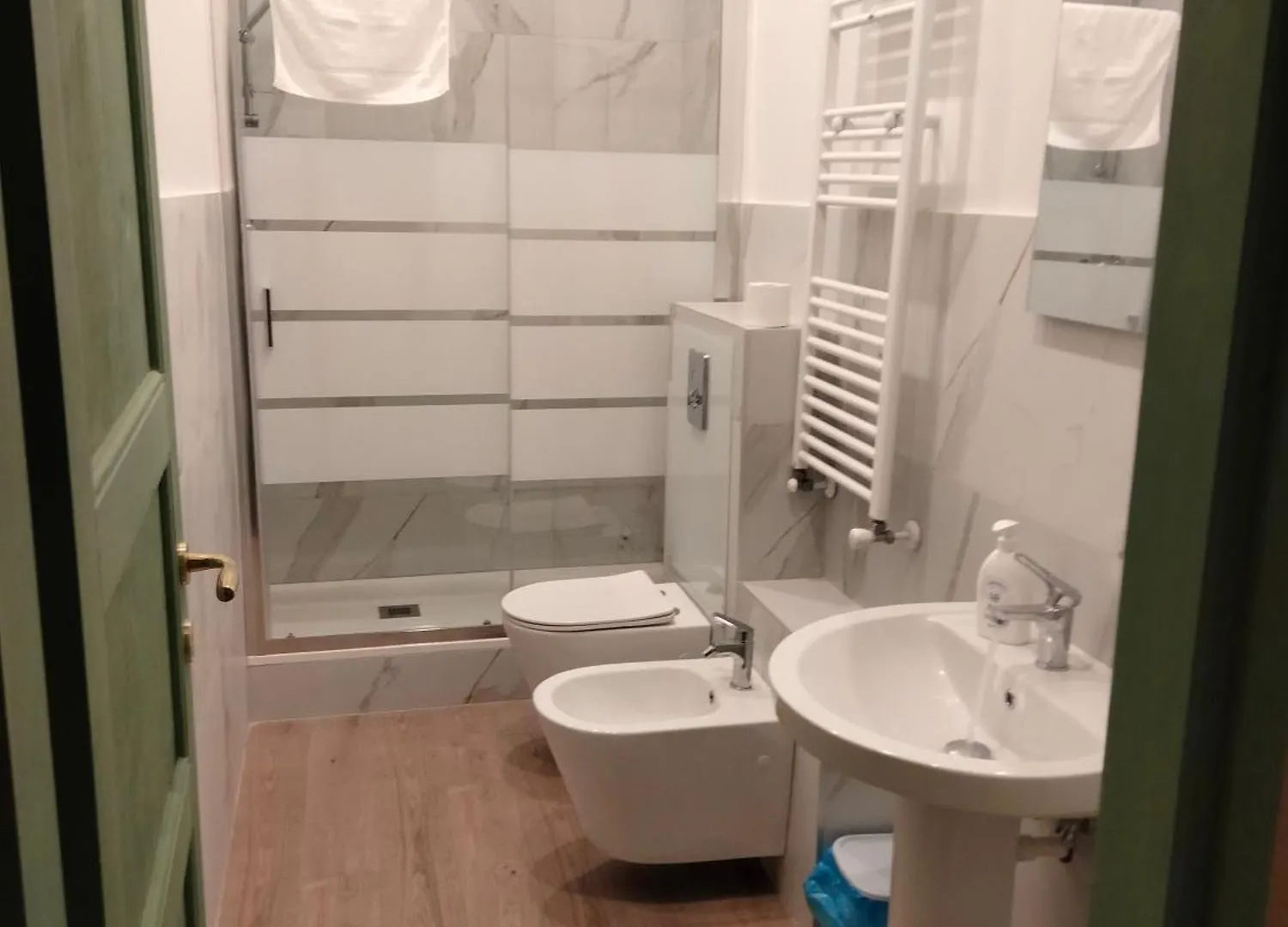 San Petronio Room And Suite Rooms - By Bolognacentro Luxuryh بولونيا